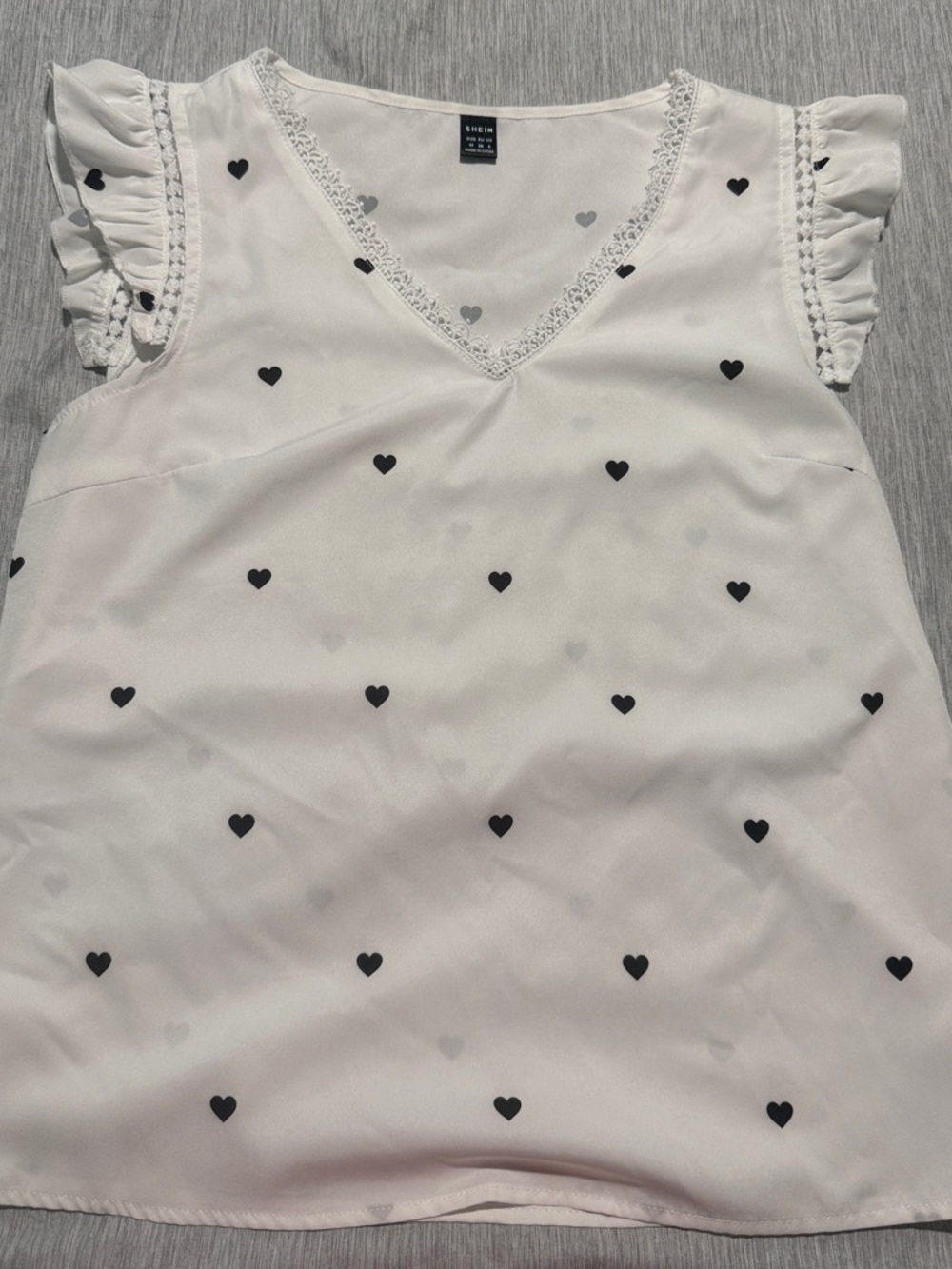Girls' White Heart Print Flutter Sleeve Top